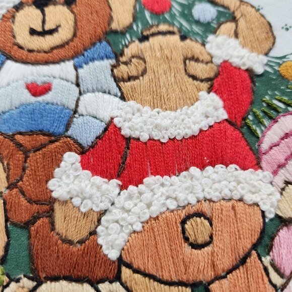 Vintage Embroidered A Beary‎ Merry Christmas Wall Hanging Holiday Decor - Picture 5 of 13